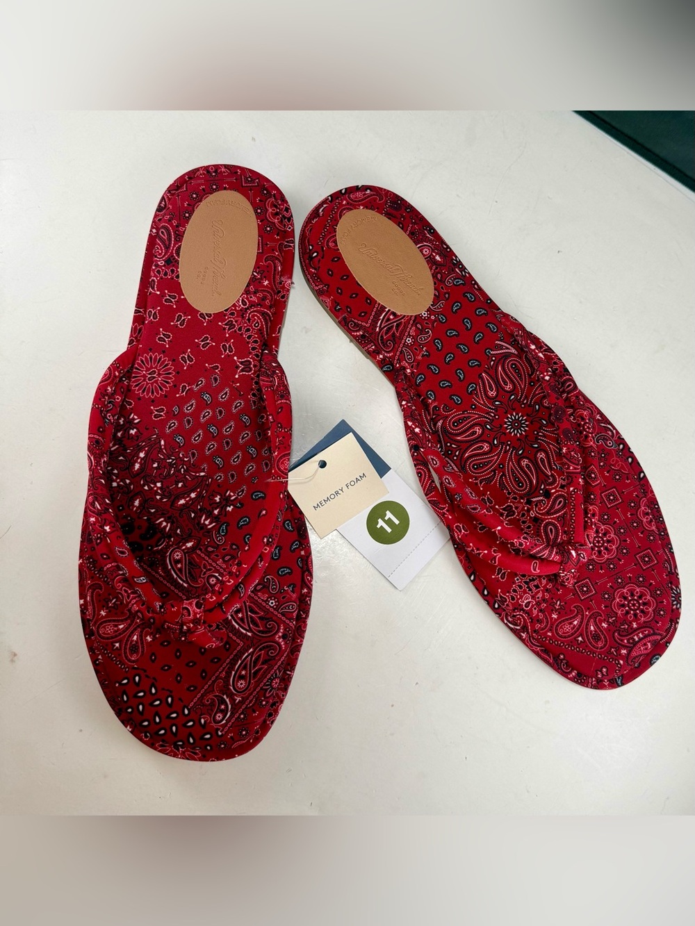 Size 11 Red Bandana Sandals Thong Flip Flop Slide Memory Foam Women’s